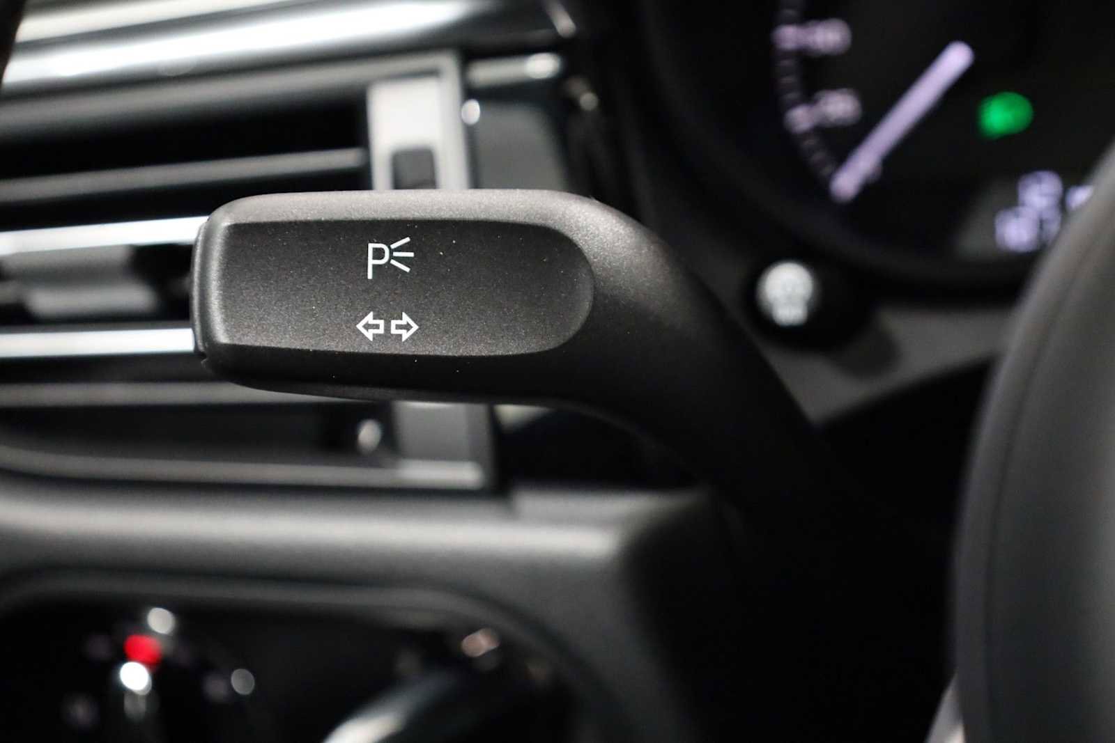 New 2026 Porsche Macan image 31