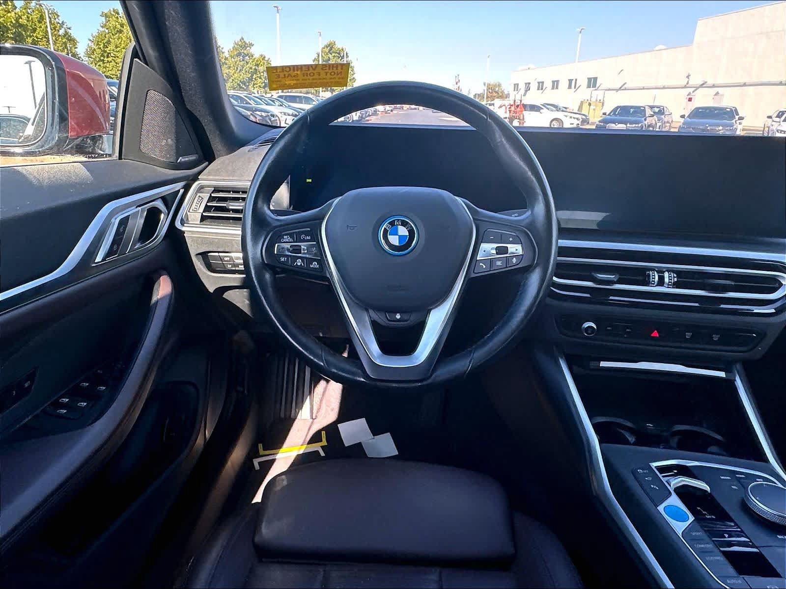 Used 2023 BMW i4 eDrive35 RWD image 11