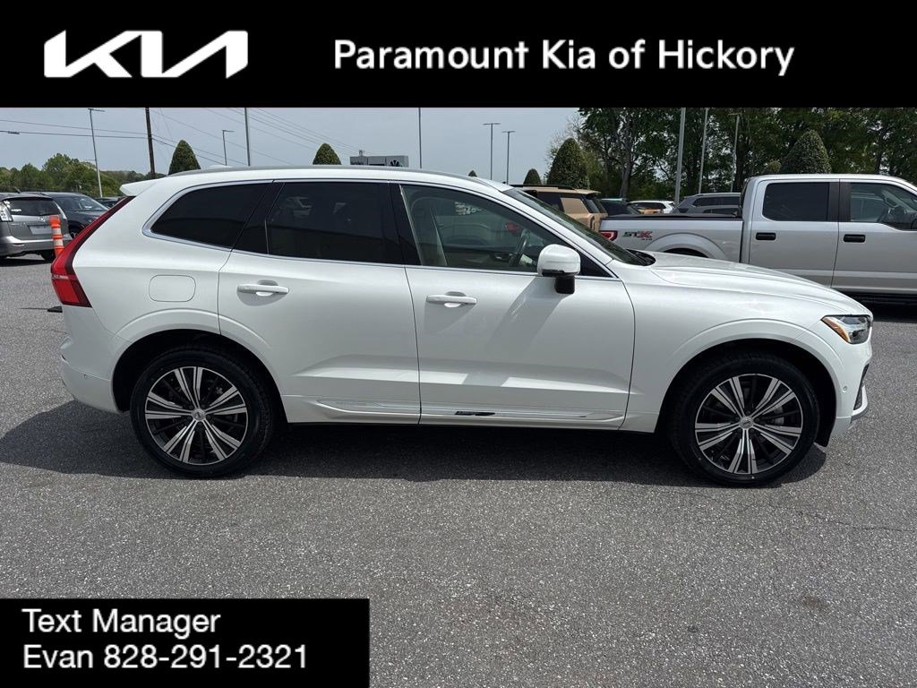 Used 2022 Volvo XC60 T8 Inscription image 8