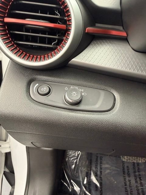 Used 2024 Chevrolet Trax RS FWD image 44