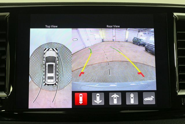 Used 2021 Chrysler Pacifica Touring-L image 30