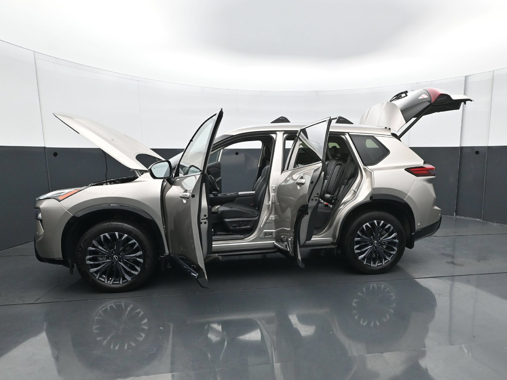 Used 2026 Nissan Rogue Platinum w/ Platinum Premium Package AWD/4WD image 32