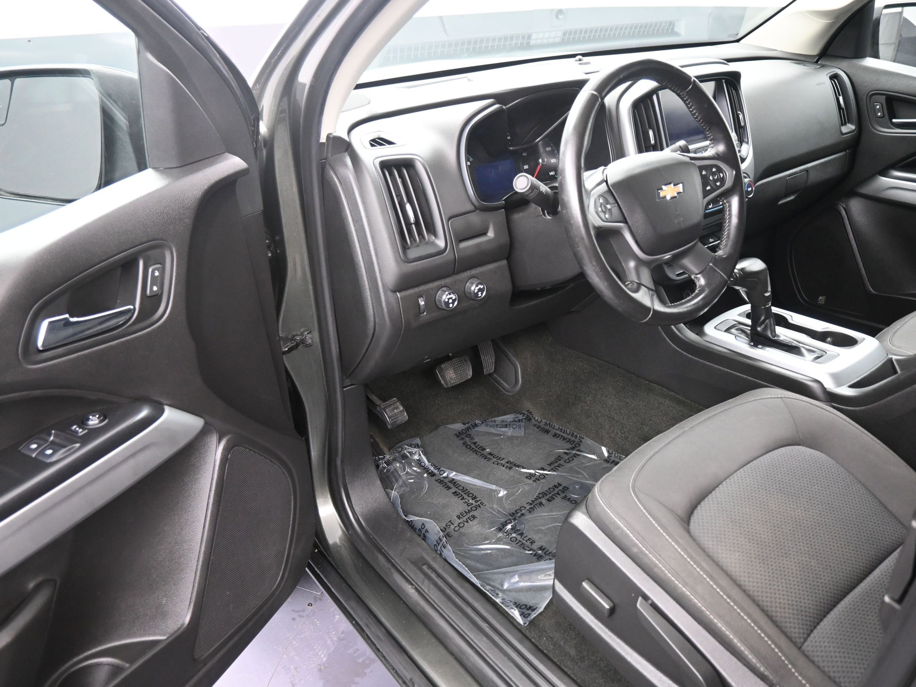 Used 2018 Chevrolet Colorado LT w/ LT Convenience Package image 12