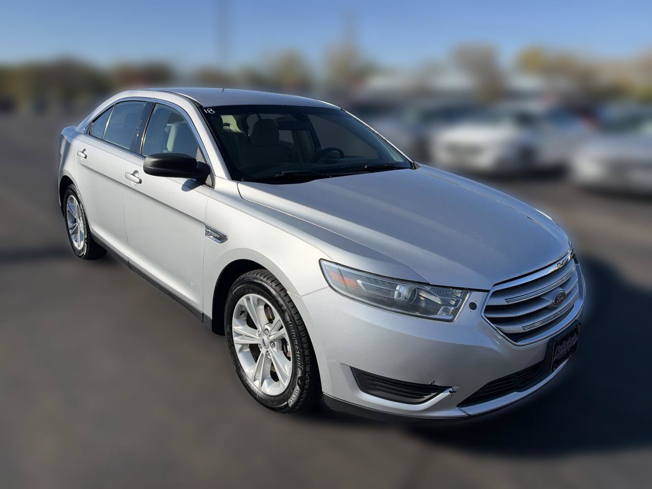 Used 2018 Ford Taurus SE FWD image 1