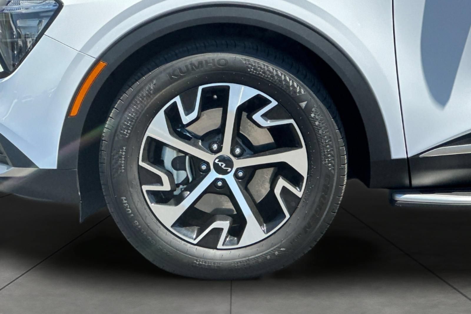 Certified 2023 Kia Sportage EX FWD image 31