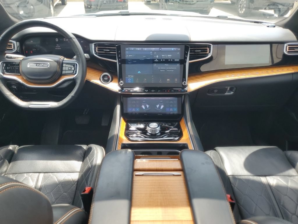 Used 2024 Jeep Grand Wagoneer L Series III AWD/4WD image 6