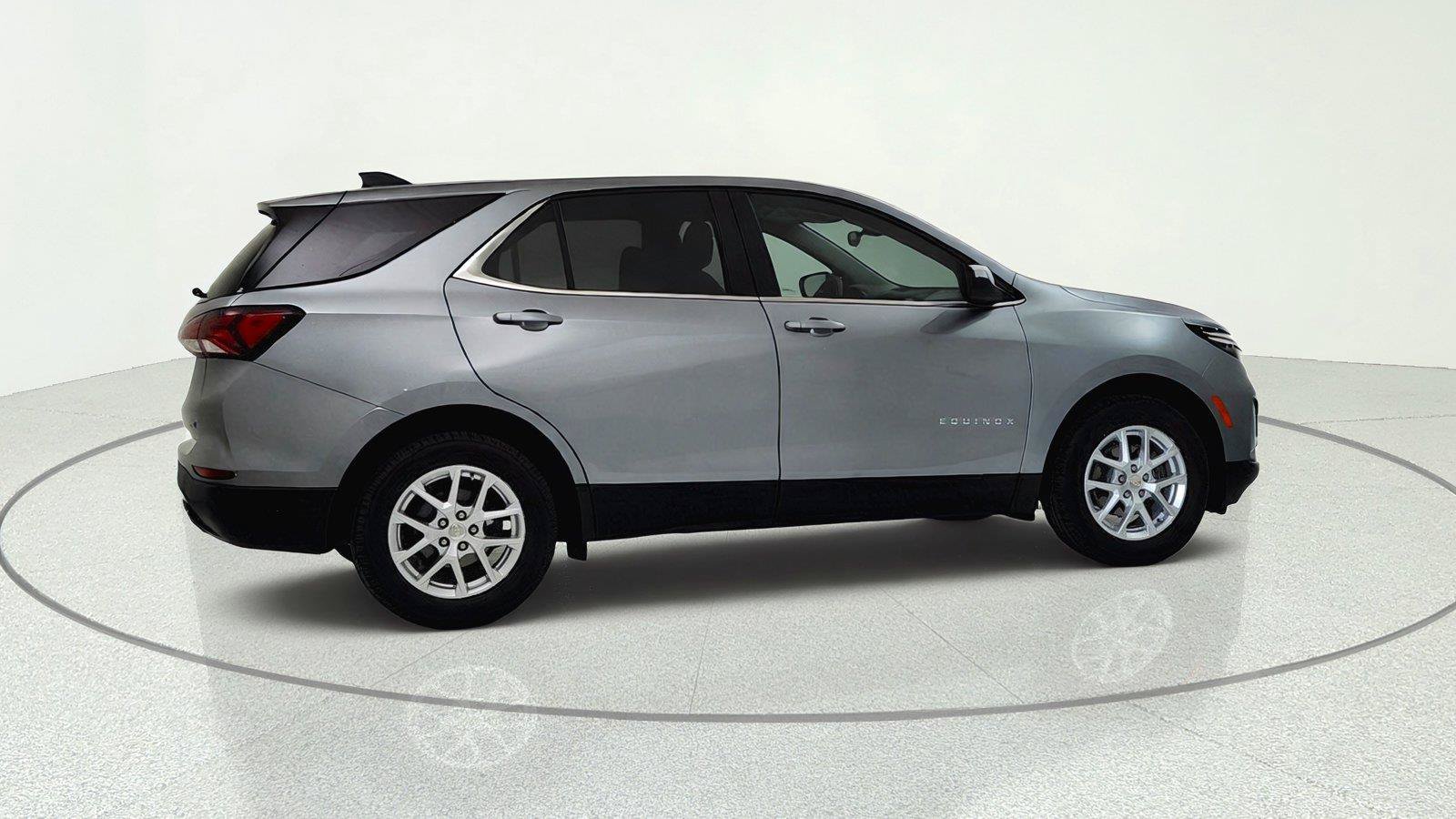 Used 2024 Chevrolet Equinox LT FWD image 7
