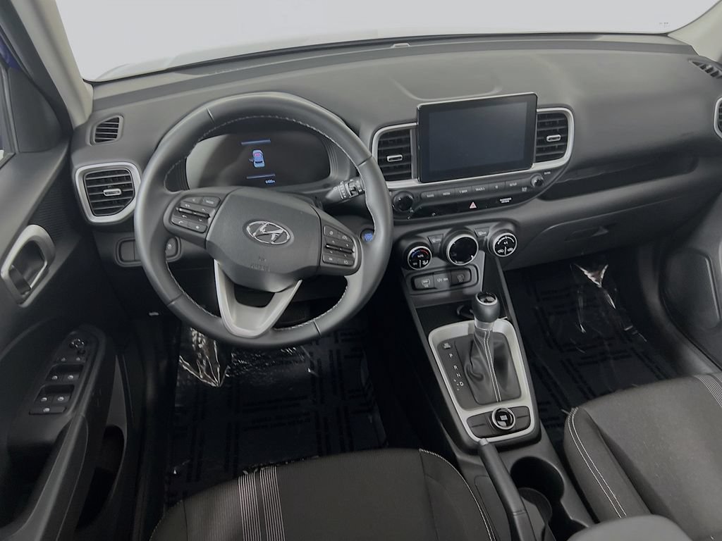 Certified 2025 Hyundai Venue SEL FWD image 20