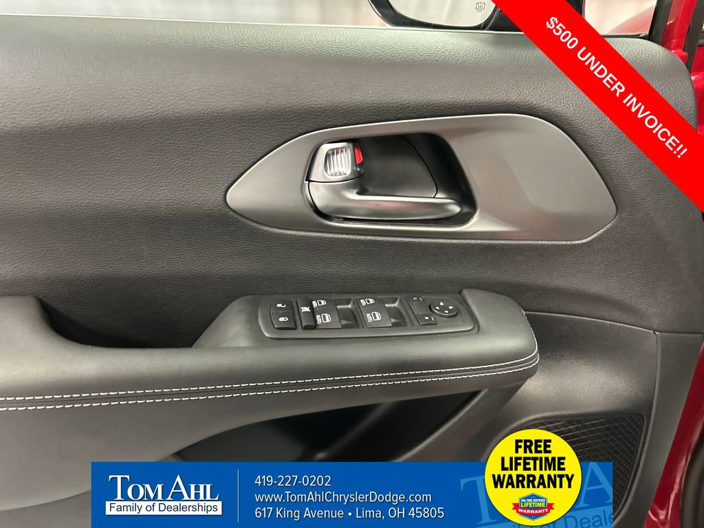 New 2026 Chrysler Voyager LX image 12