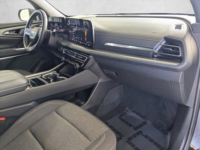 Used 2024 Chevrolet Traverse LT image 19