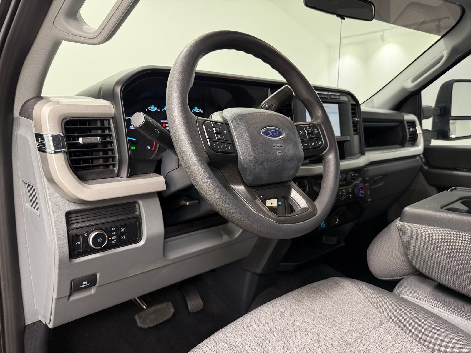 Used 2024 Ford F250 XL w/ STX Appearance Package AWD/4WD image 16