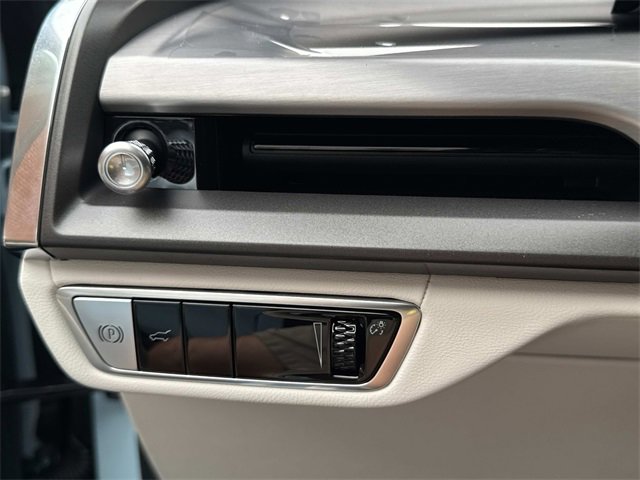 New 2026 Cadillac Vistiq Sport image 33