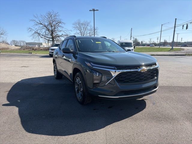New 2026 Chevrolet Trax LT w/ Driver Confidence Package FWD image 4