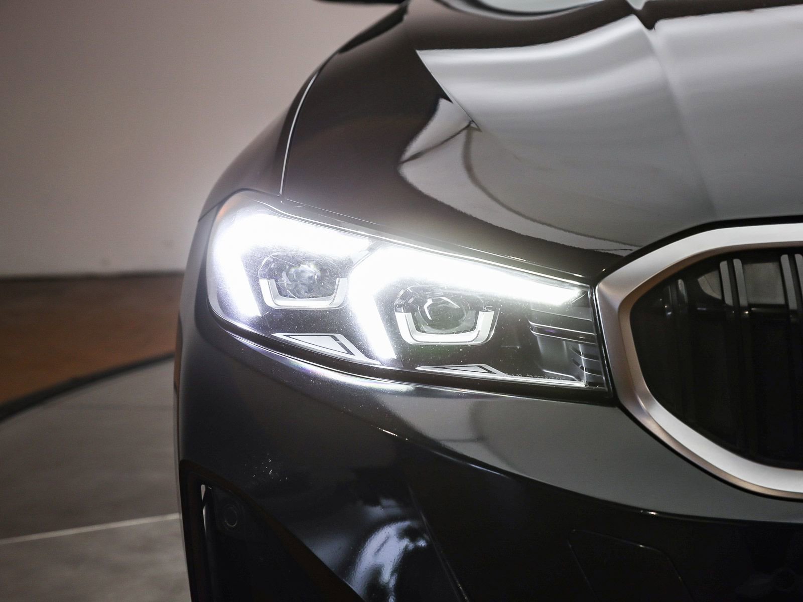 Used 2024 BMW 330i xDrive Sedan w/ Convenience Package AWD/4WD image 8