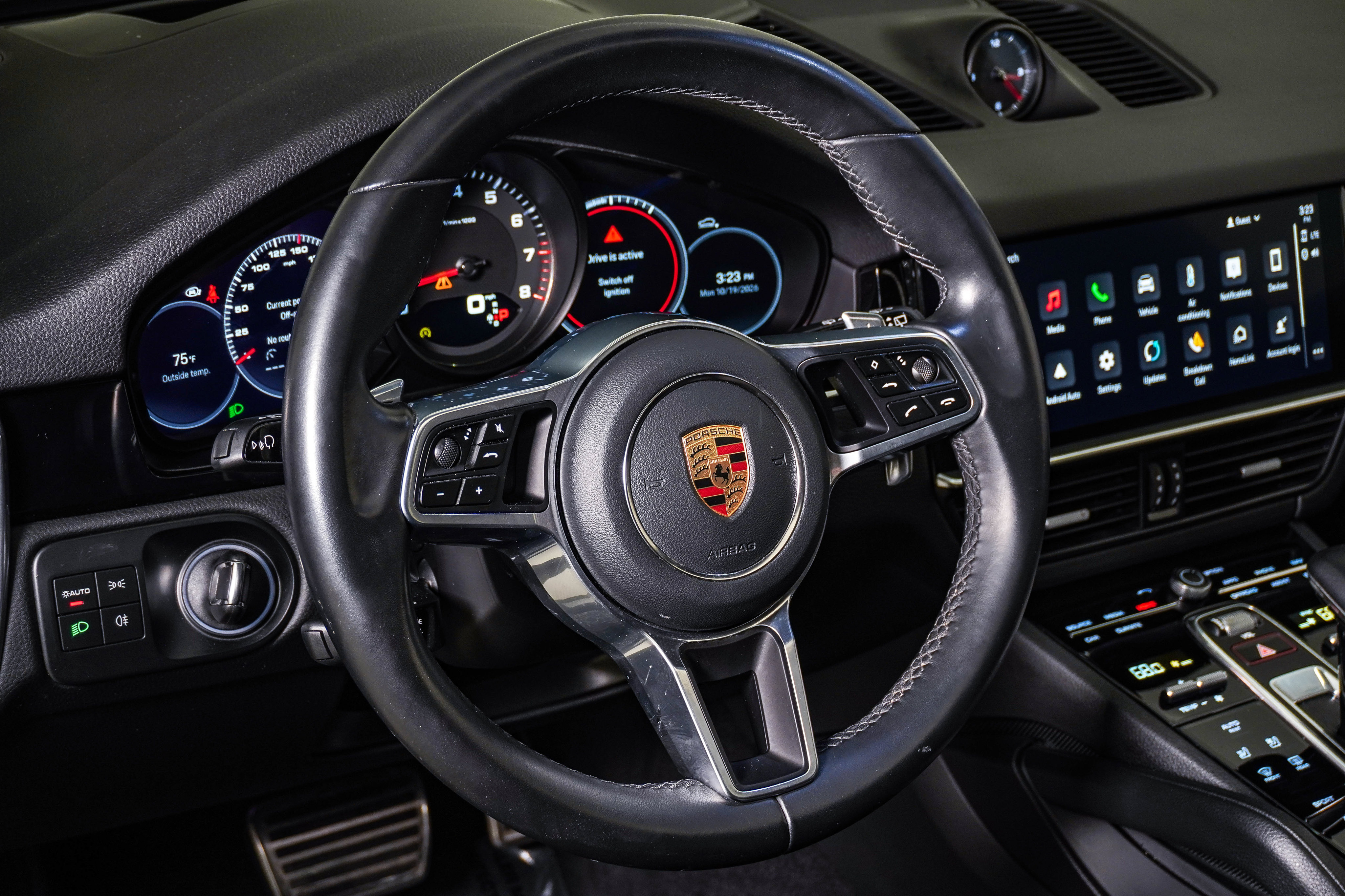 Certified 2023 Porsche Cayenne S AWD/4WD image 18