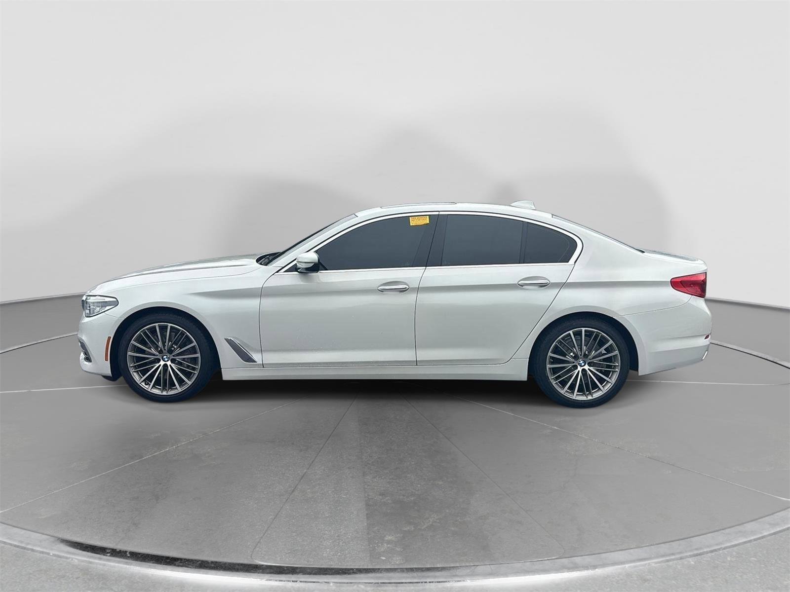 Used 2018 BMW 540i RWD image 2