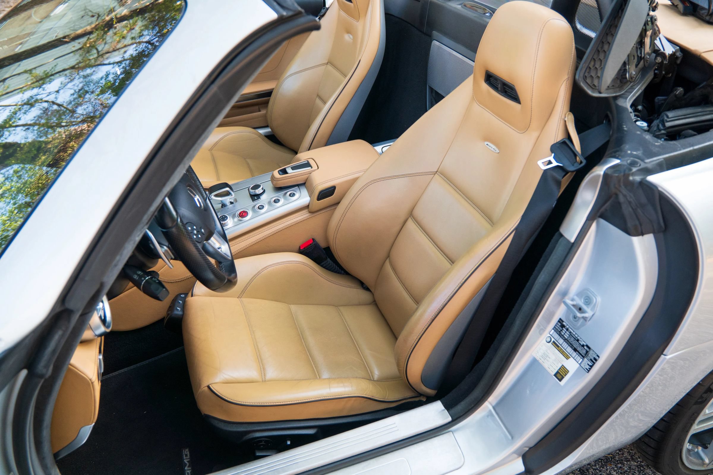 Used 2012 Mercedes-Benz SLS AMG Roadster image 28