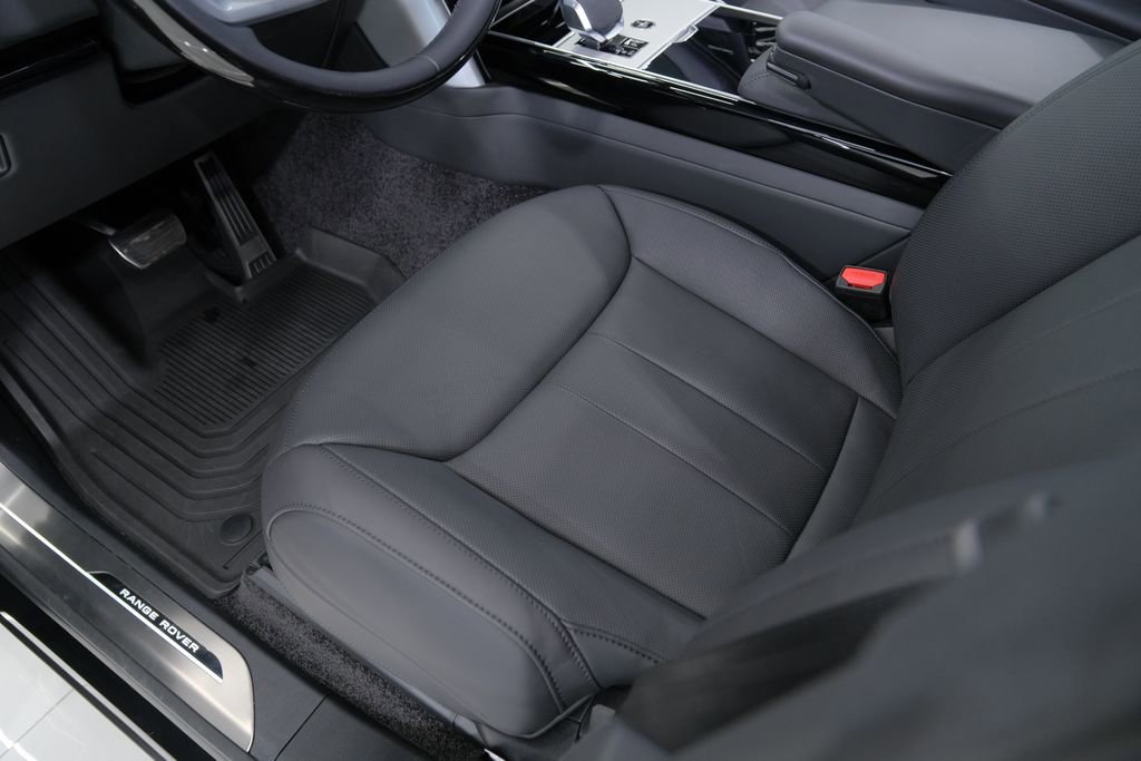 Used 2026 Land Rover Range Rover Long Wheelbase SE image 26