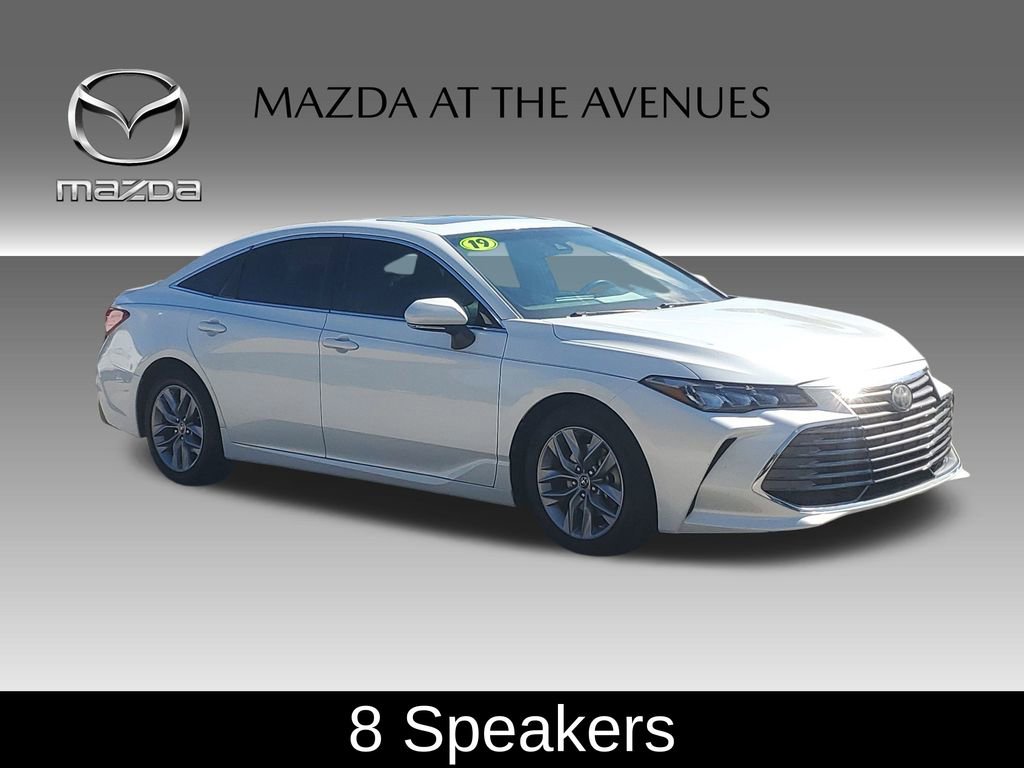 Used 2019 Toyota Avalon XLE image 3