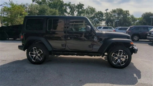 Used 2025 Jeep Wrangler Sport S w/ Convenience Group image 32