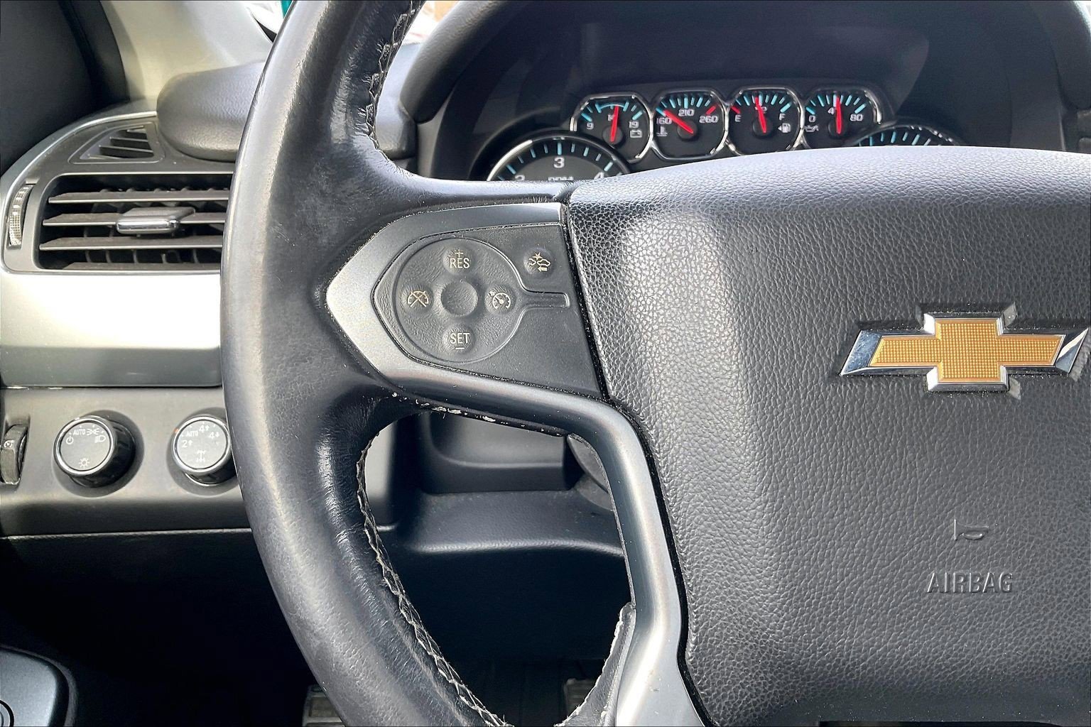 Used 2015 Chevrolet Tahoe LT image 21