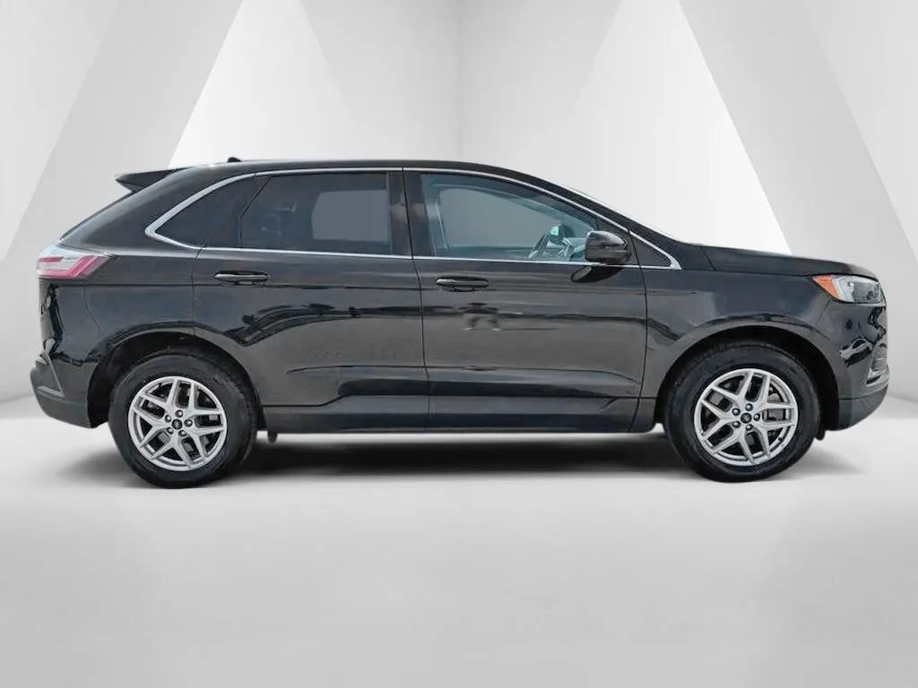 Used 2024 Ford Edge SEL AWD/4WD image 8