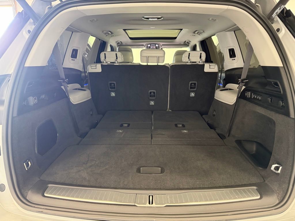 Used 2021 Jeep Grand Cherokee L Summit w/ Advanced Protech Group IV image 32