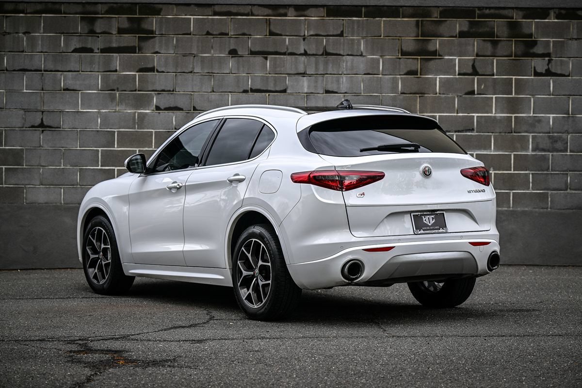 Used 2021 Alfa Romeo Stelvio Ti AWD/4WD image 4
