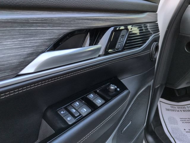 Used 2023 Jeep Wagoneer Series II AWD/4WD image 11