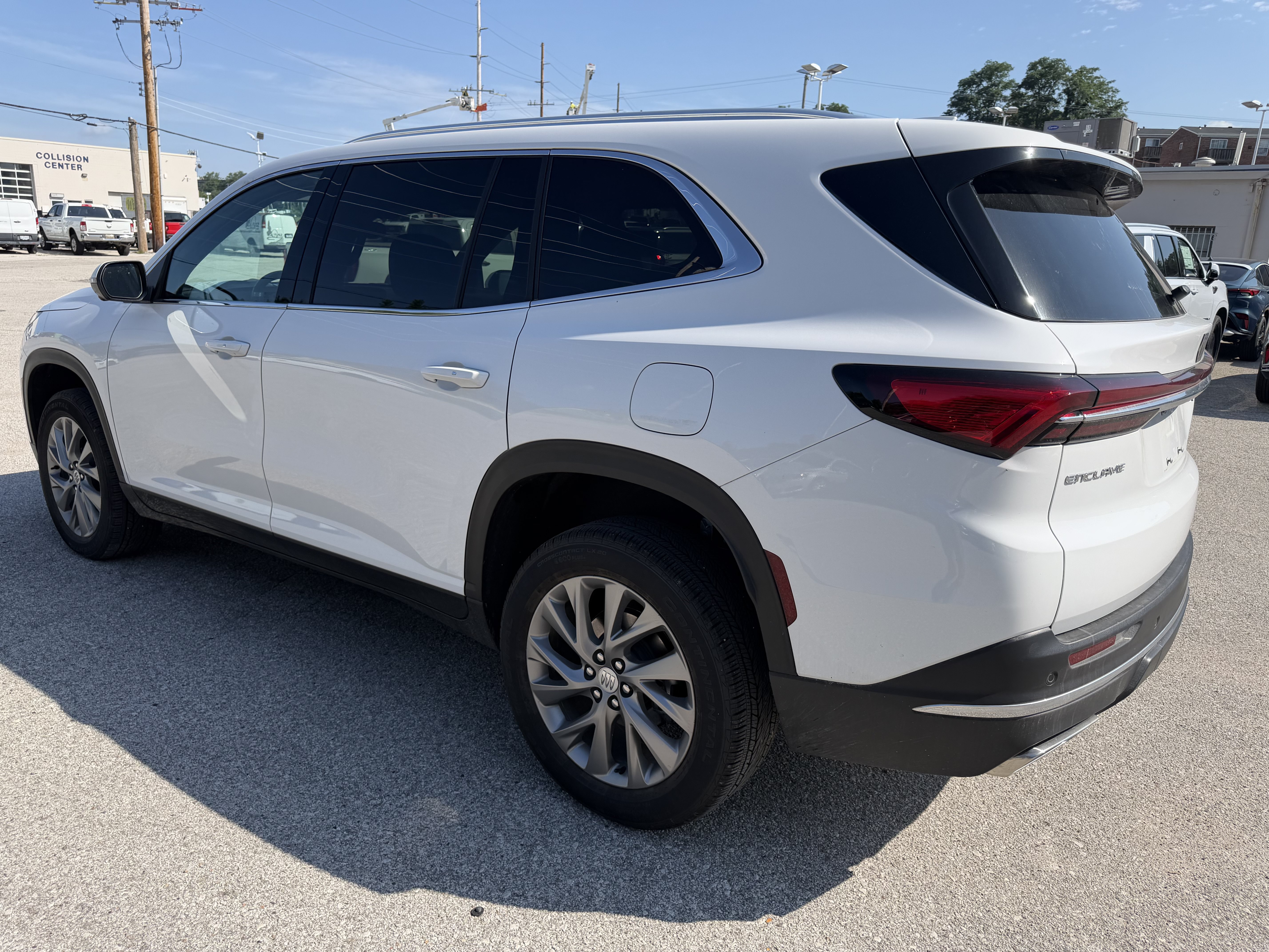 Used 2025 Buick Enclave Preferred FWD image 5