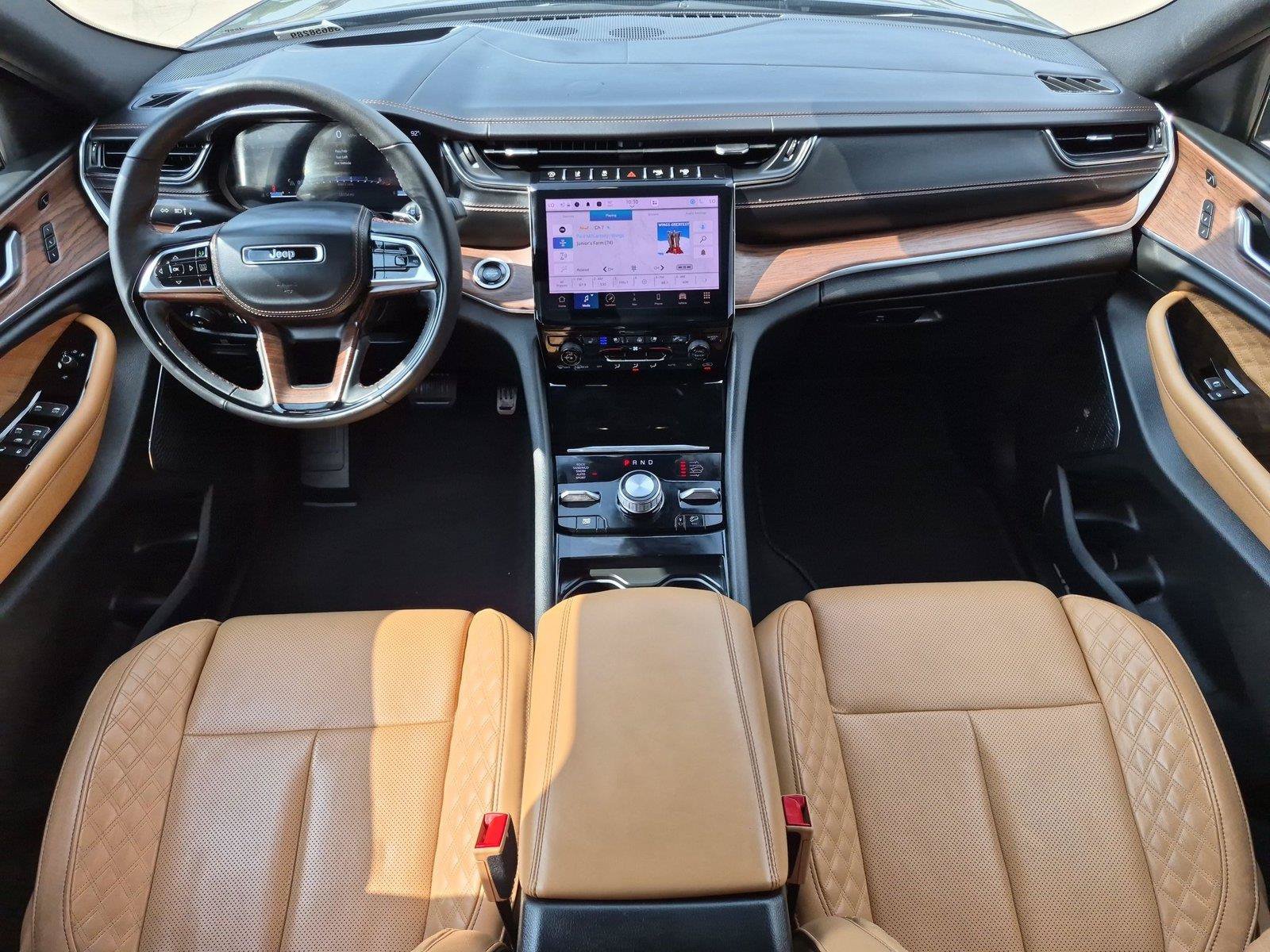 Used 2025 Jeep Grand Cherokee Summit w/ Adv Protech Group IV AWD/4WD image 13