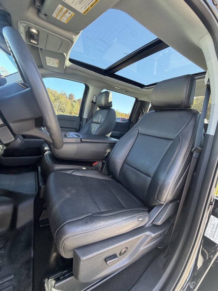 Used 2024 Ford F250 XLT w/ Black Appearance Package AWD/4WD image 18