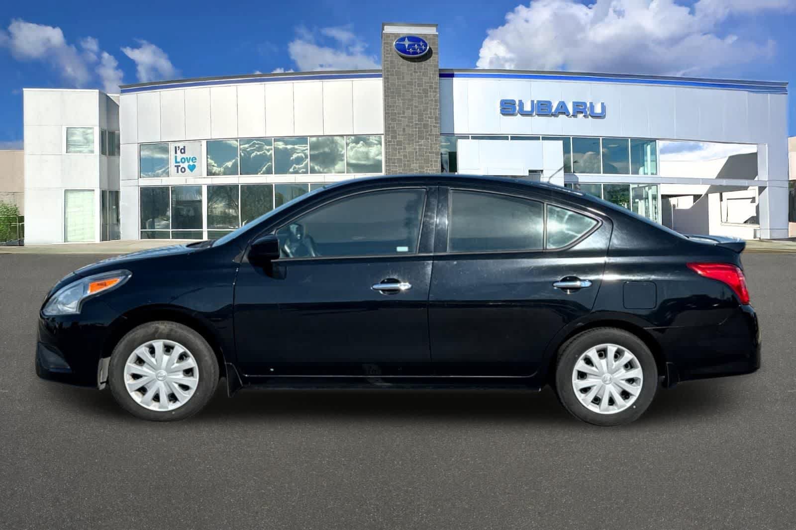 Used 2017 Nissan Versa SV FWD image 9