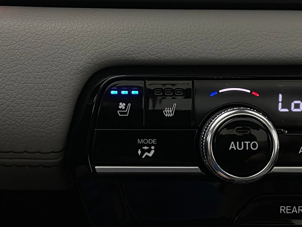Used 2025 Honda Pilot Elite image 6