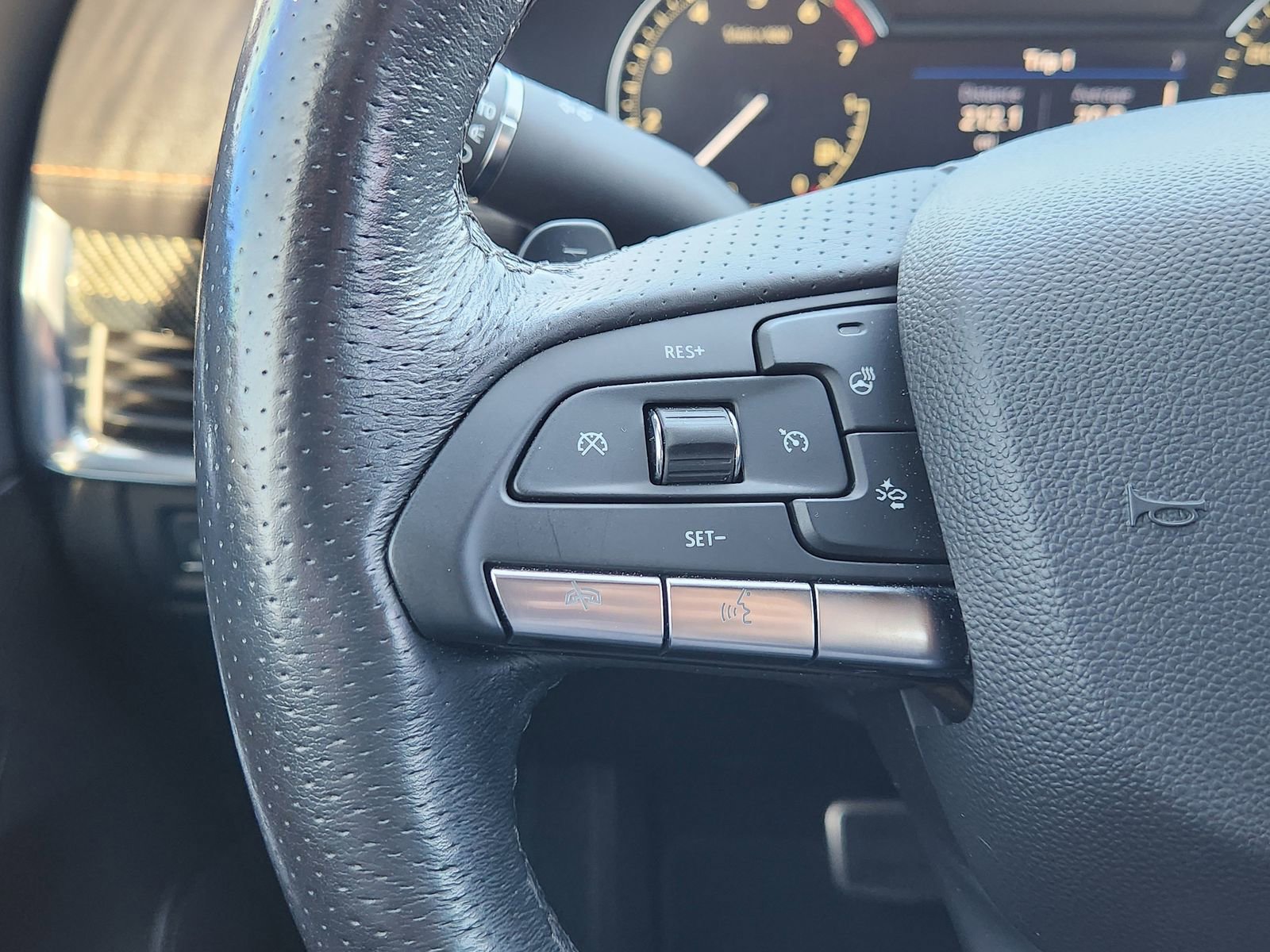 Used 2023 Cadillac XT4 Sport w/ Cold Weather Package image 31