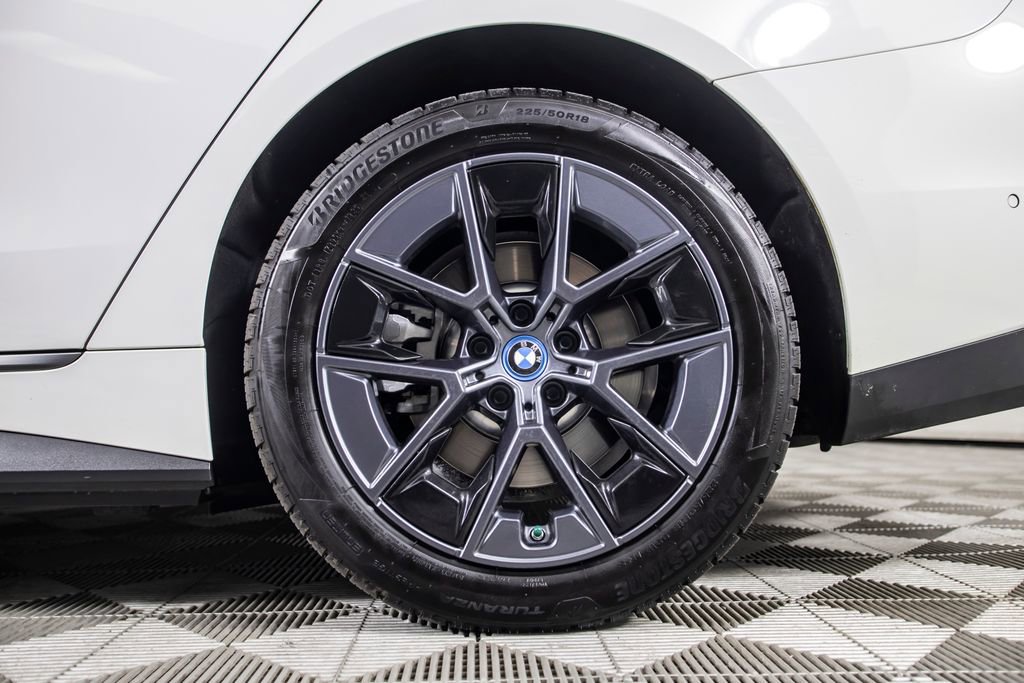 Used 2023 BMW i4 eDrive35 RWD image 40