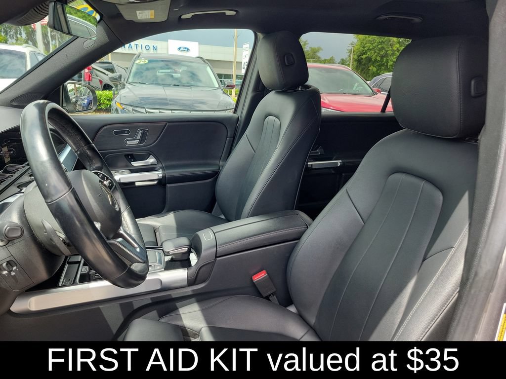 Used 2023 Mercedes-Benz GLB 250 4MATIC w/ Premium Package image 18