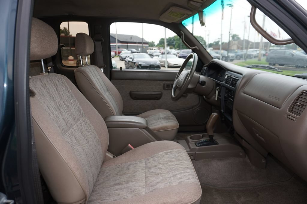 Used 1998 Toyota Tacoma PreRunner RWD image 24