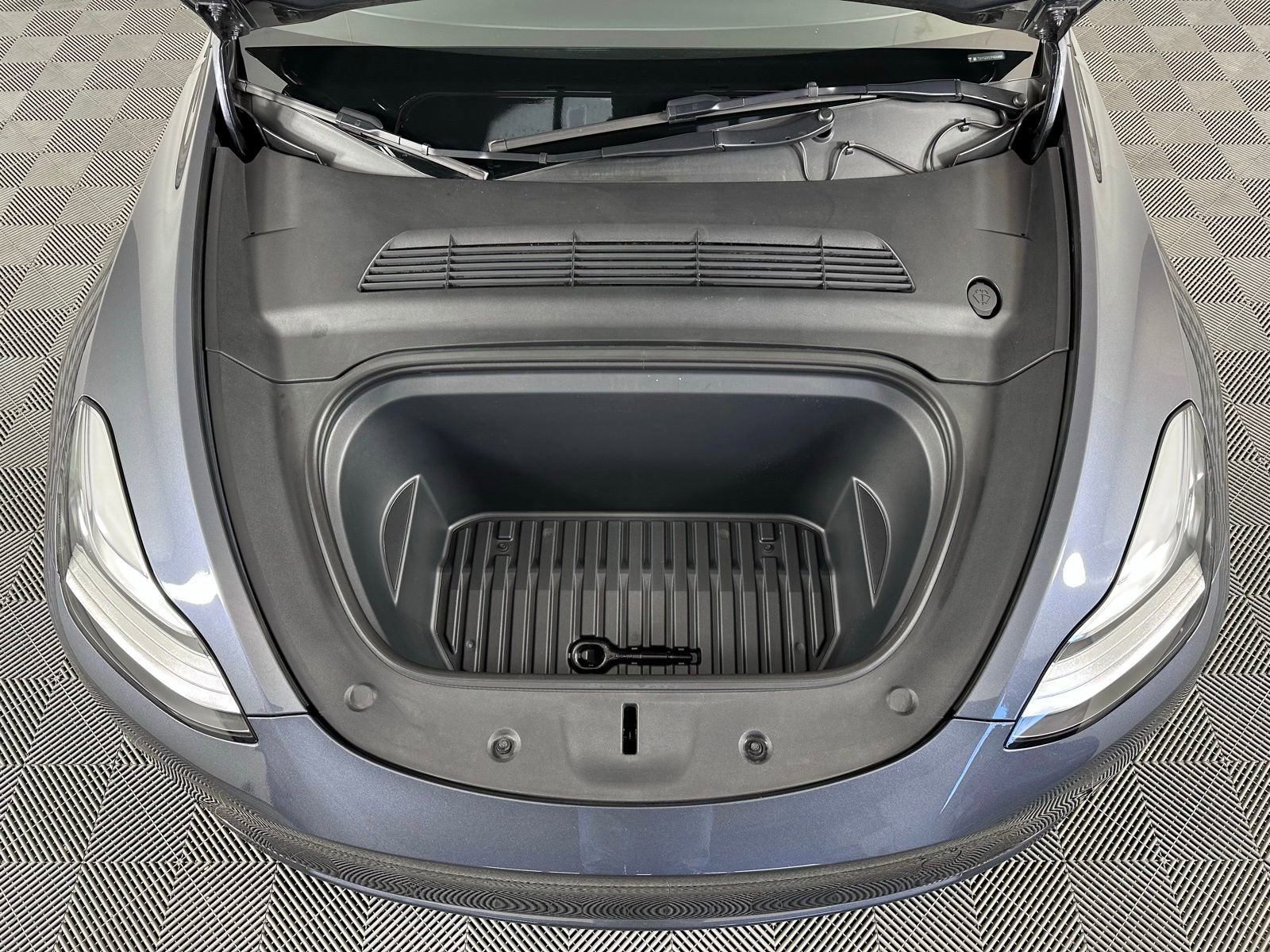 Used 2023 Tesla Model Y Long Range image 23