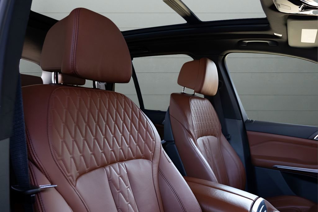 Used 2022 BMW X5 xDrive40i w/ M Sport Package AWD/4WD image 86