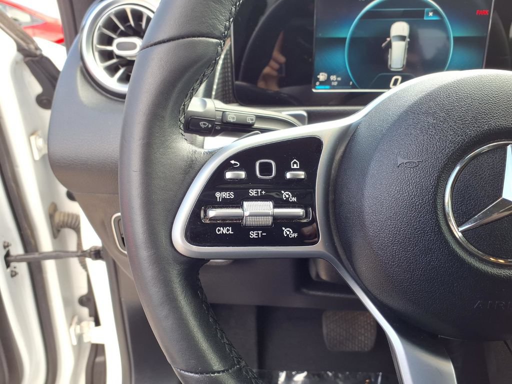 Used 2020 Mercedes-Benz GLB 250 4MATIC image 16