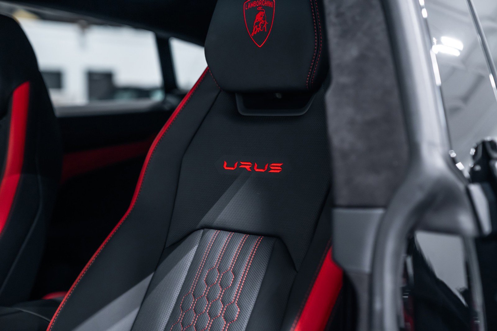 Used 2024 Lamborghini Urus S image 15