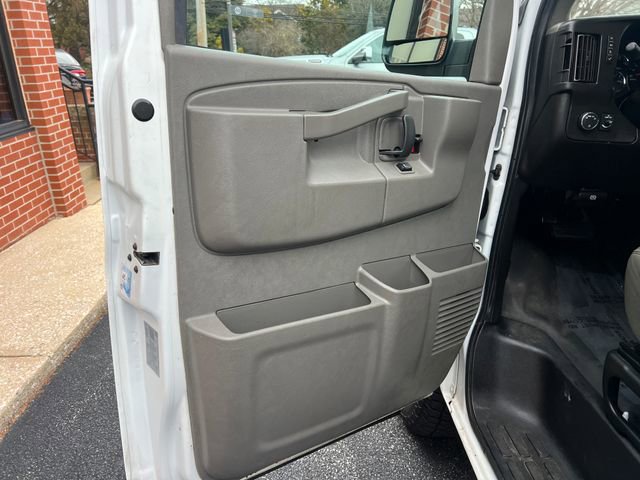 Used 2021 Chevrolet Express 2500 Extended image 23