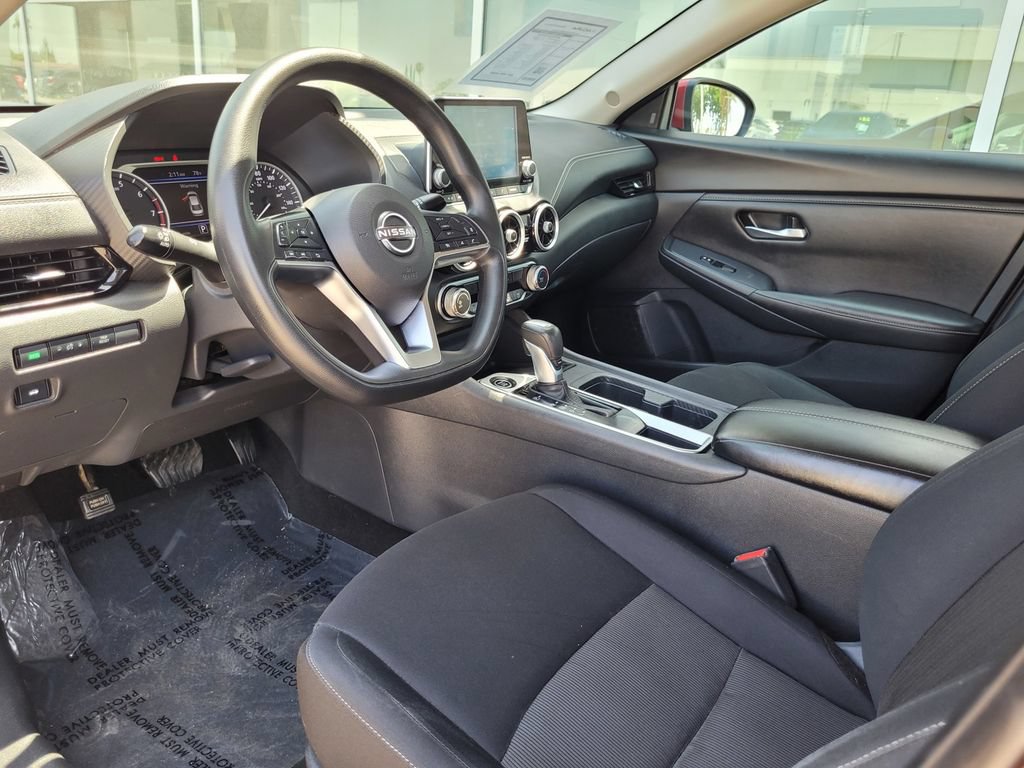 Used 2025 Nissan Sentra SV FWD image 11