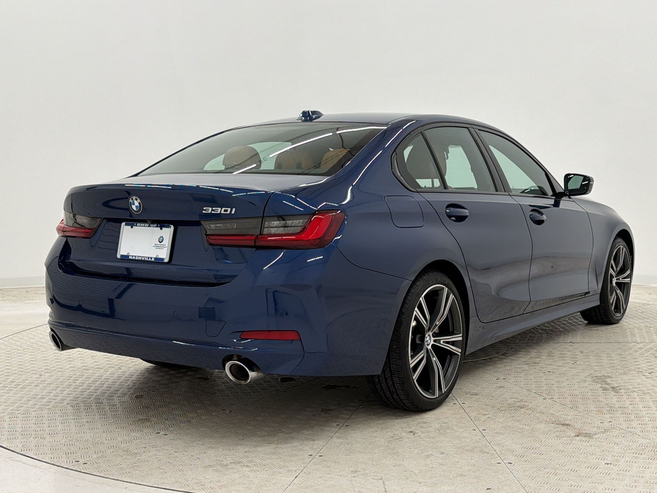 Used 2023 BMW 330i Sedan w/ Premium Package RWD image 9