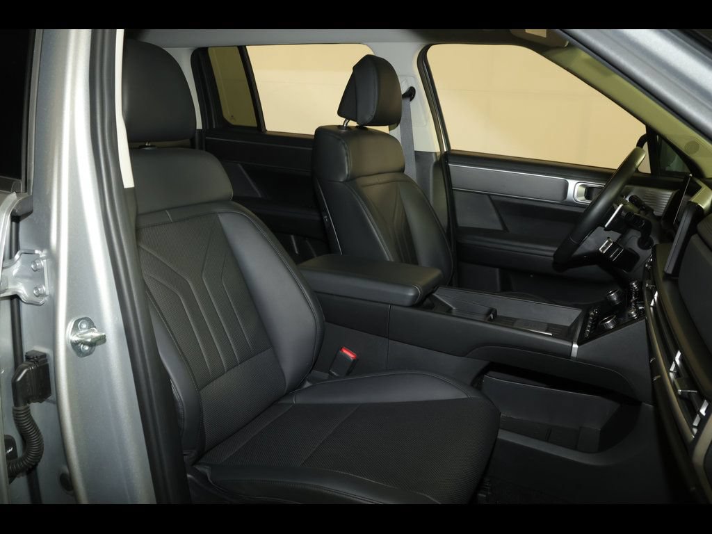 Used 2025 Hyundai Santa Fe SEL AWD/4WD image 31
