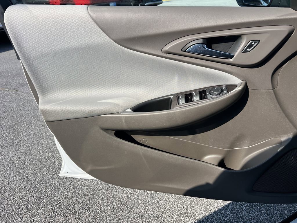 Used 2024 Chevrolet Malibu LT image 14
