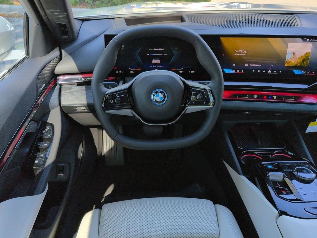 New 2026 BMW i5 eDrive40 image 16