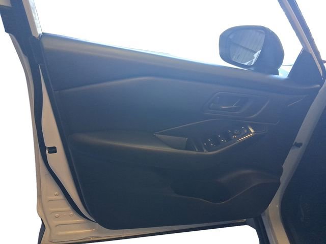 Used 2024 Nissan Rogue S FWD image 11