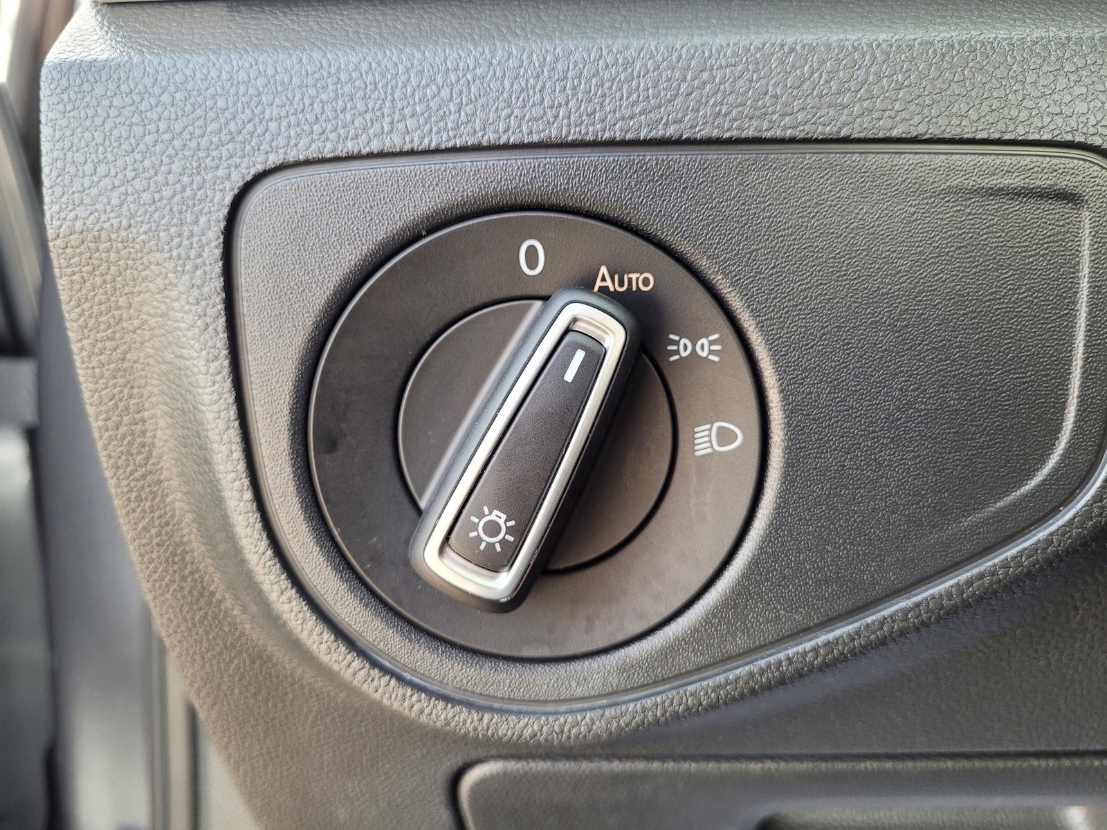 Used 2020 Volkswagen Atlas S w/ Towing Package image 13